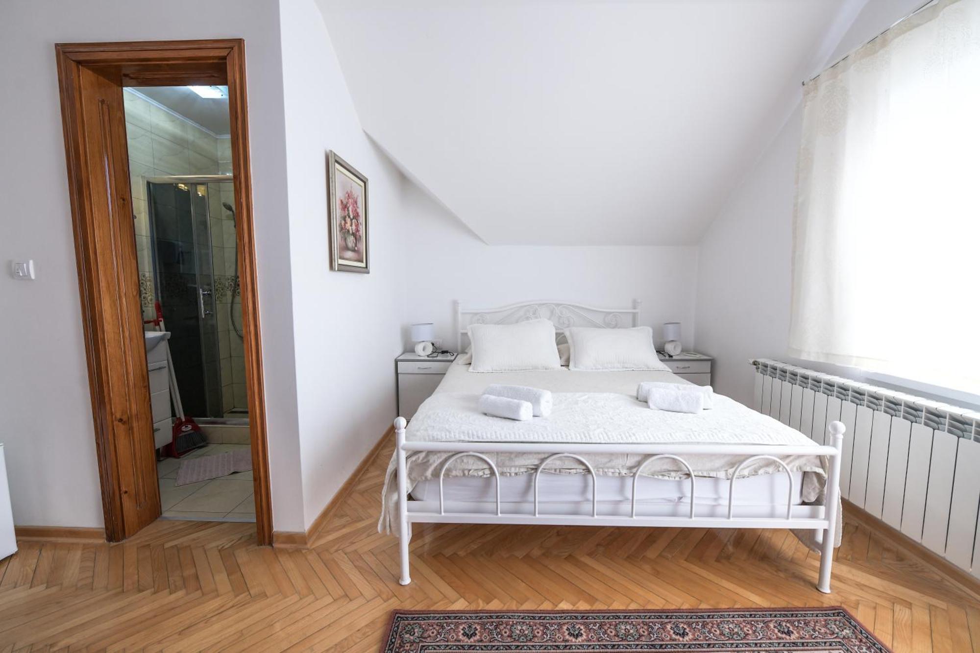 Suncani Breg Apartments Vrdnik Bilik gambar